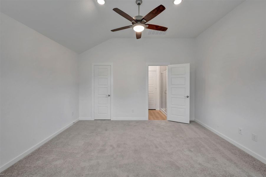 Spacious, unfurnished interior of a new home in Summerview, Fulshear (Image 23). Spacious, unfurnished interior of a new home in Summerview, Fulshear (Image 23).