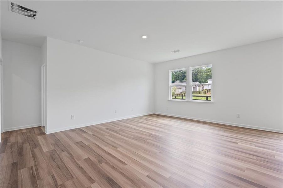 Spacious, unfurnished interior of a new home in Avery Ridge, Gainesville (Image 13).