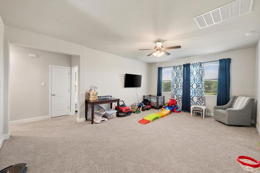 Furnished interior view inside a new home in Dove Creek, Midlothian (Image 29).