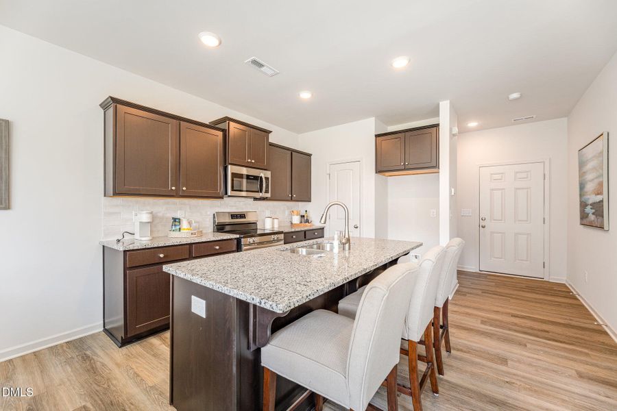 008_id7a8110-edit_707 008_id7a8110-edit_707