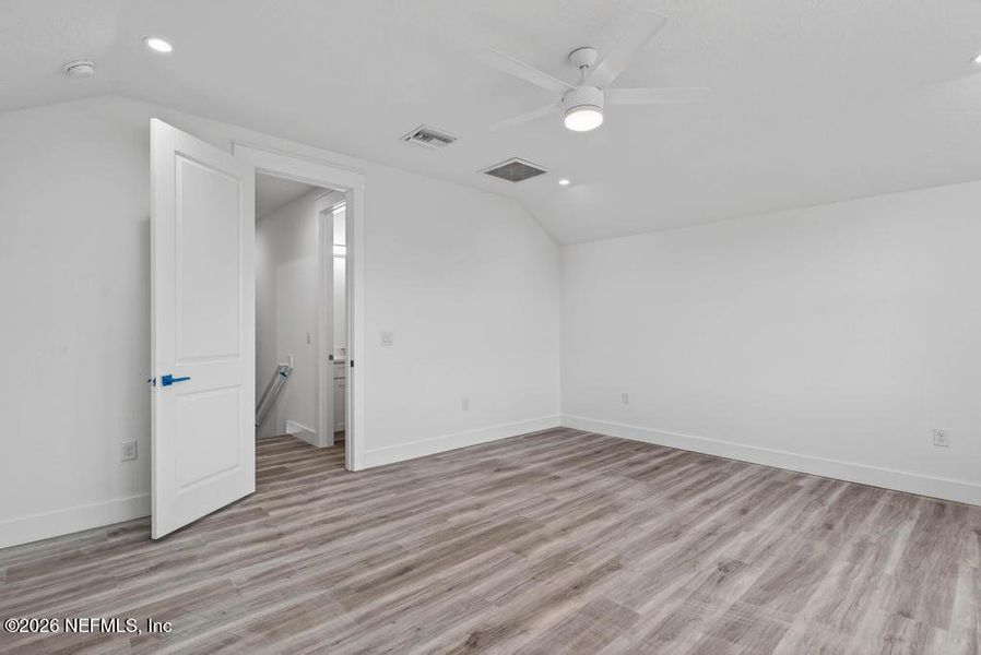 Spacious, unfurnished interior of a new home in , St. Johns (Image 77).