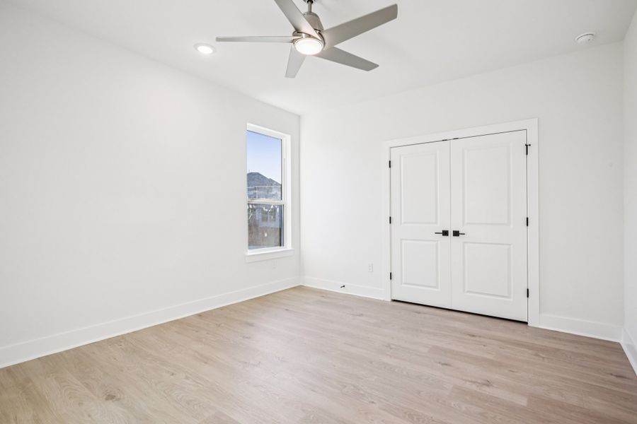 Spacious, unfurnished interior of a new home in Sauls Ranch, Round Rock (Image 54).