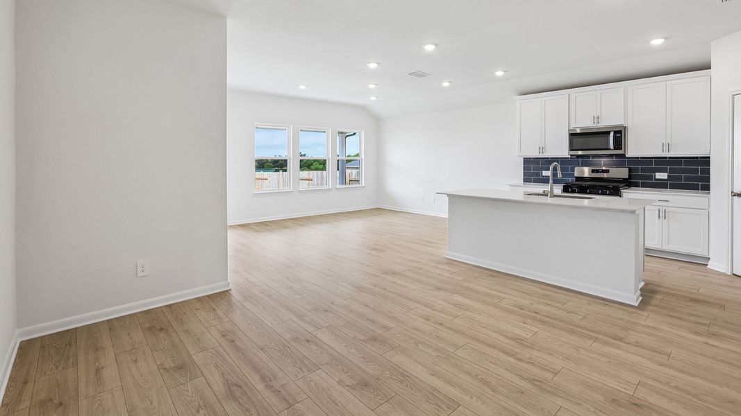 Spacious, unfurnished interior of a new home in Briarwood, Elgin (Image 33).