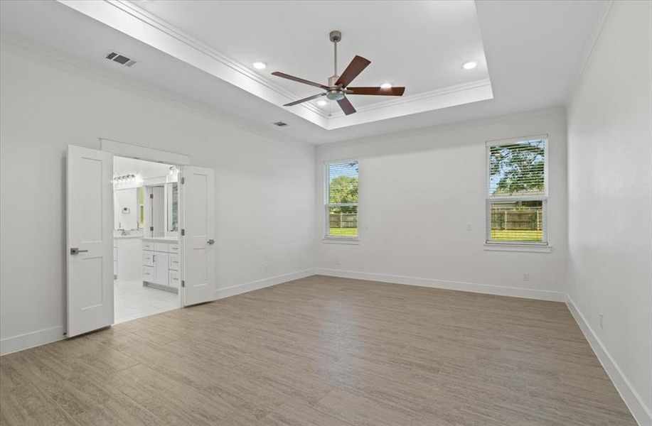 Spacious, unfurnished interior of a new home in , Salado (Image 32).