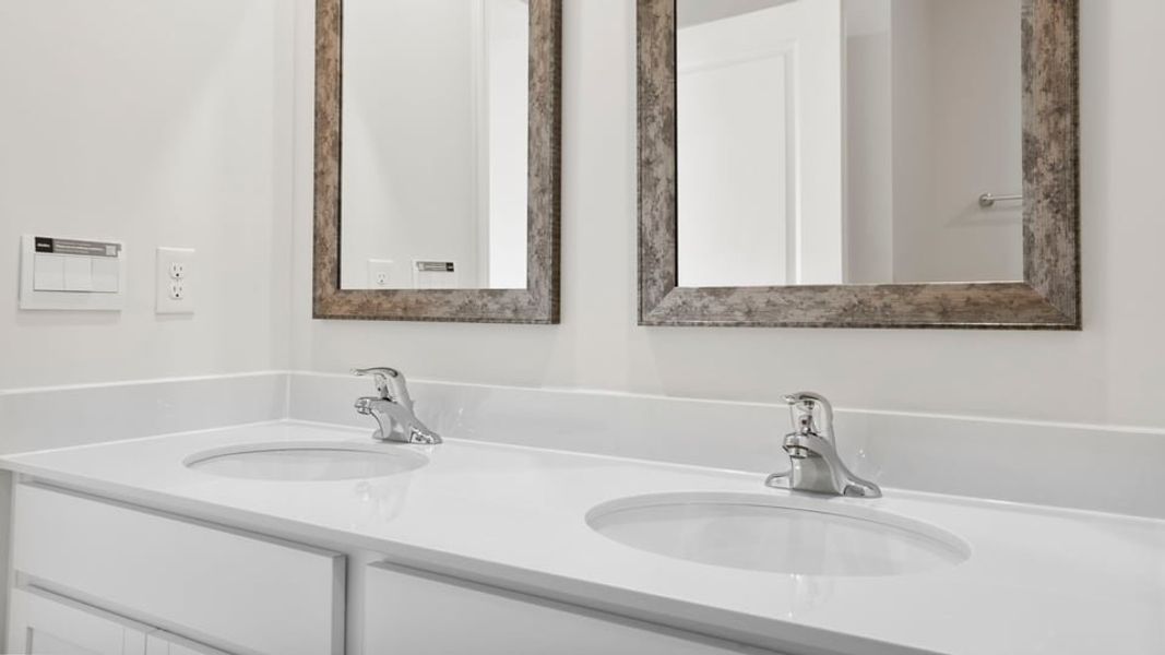 Close-up of interior finishes inside a home in Varner Station, Woodruff (Image 13).