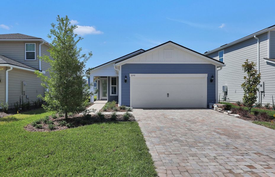 Representative exterior photo of a completed home built from the Drayton by Pulte Homes in Murray Farms, Middleburg, FL (Image 20). Representative exterior photo of a completed home built from the Drayton by Pulte Homes in Murray Farms, Middleburg, FL (Image 20).