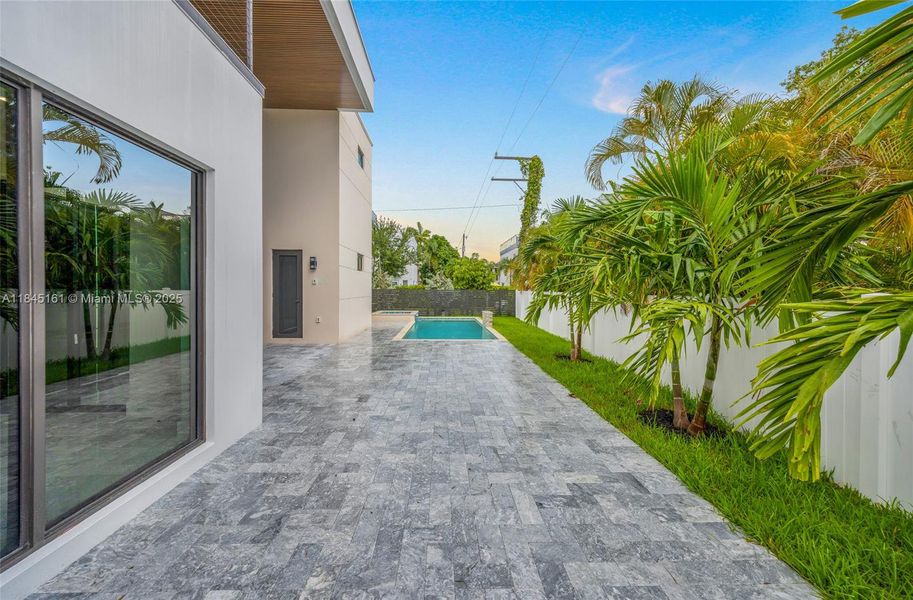Exterior details and patio area of a home in , Fort Lauderdale (Image 4). Exterior details and patio area of a home in , Fort Lauderdale (Image 4).