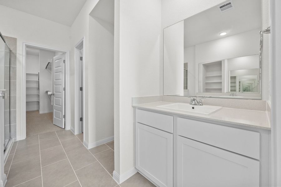 Furnished interior view inside a new home in Trinity Ranch, Elgin (Image 12).