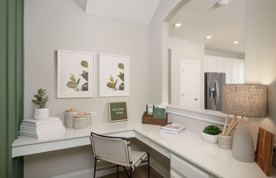 Representative furnished interior of a home built from the Mooreville by Pulte Homes in Crescent Bluff, Georgetown (Image 17).