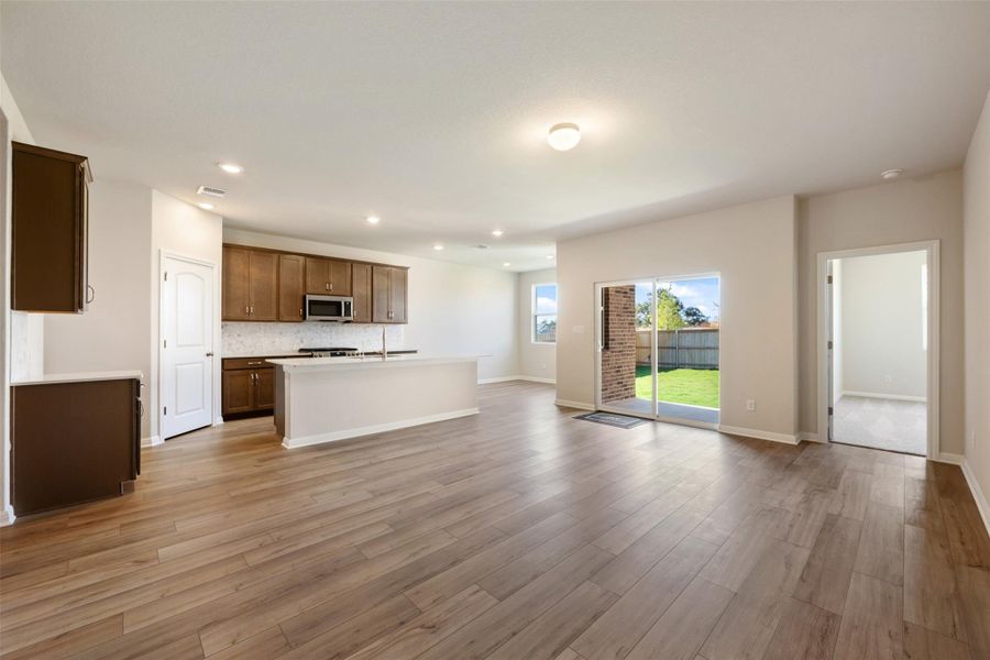 Representative images and renderings are for illustrative purposes. Actual structural options and design finishes of home may vary.