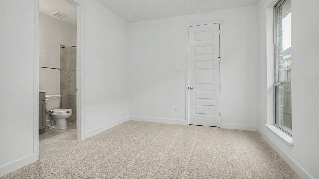 Spacious, unfurnished interior of a new home in Valencia, Manvel (Image 10).