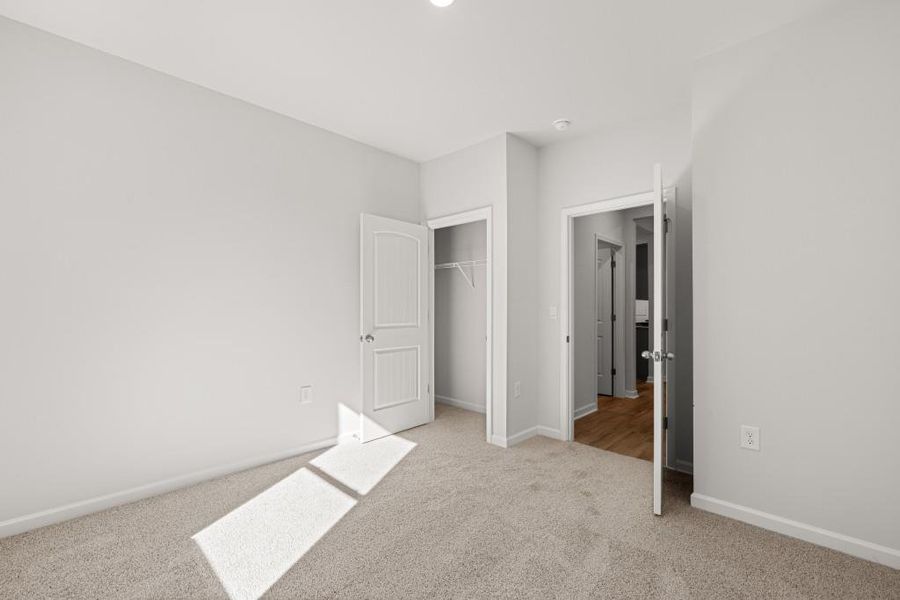 Spacious, unfurnished interior of a new home in Northwoods at Mirror Lake, Villa Rica (Image 30).