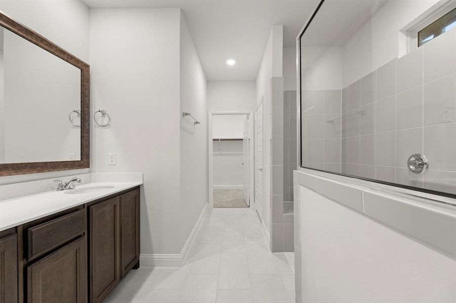 15. 2814 Livestock - Bath 15. 2814 Livestock - Bath