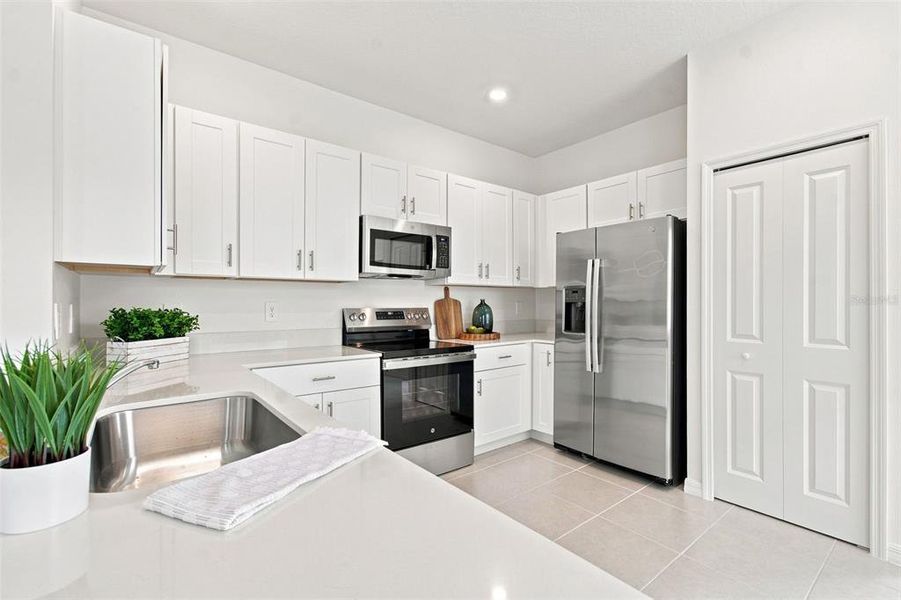 Furnished interior view inside a new home in , Zephyrhills (Image 8).