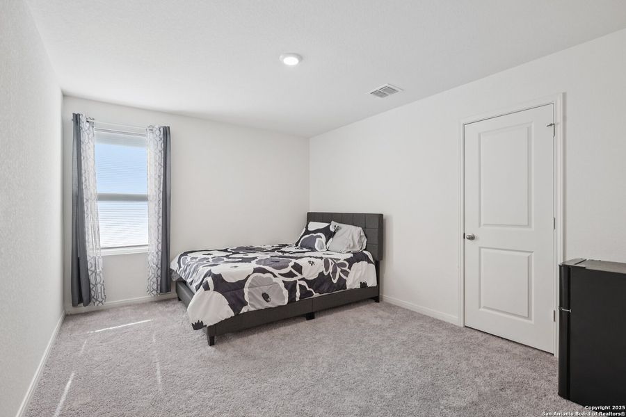 Furnished interior view inside a new home in Sutton Farms, San Antonio (Image 8). Furnished interior view inside a new home in Sutton Farms, San Antonio (Image 8).