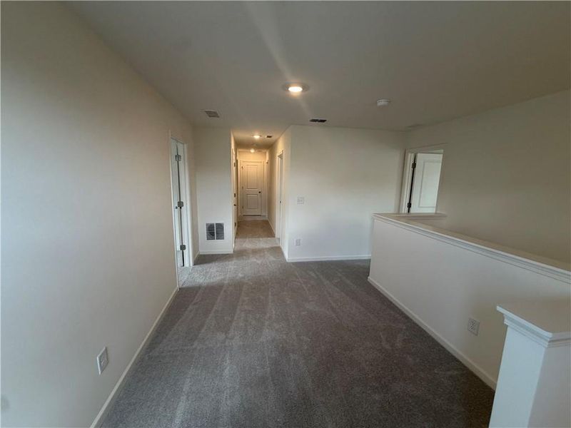 Spacious, unfurnished interior of a new home in Mt. Tabor Ridge, Dallas (Image 22).