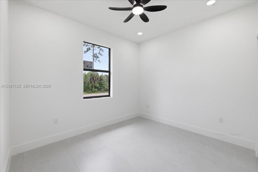 Spacious, unfurnished interior of a new home in , Lehigh Acres (Image 33).