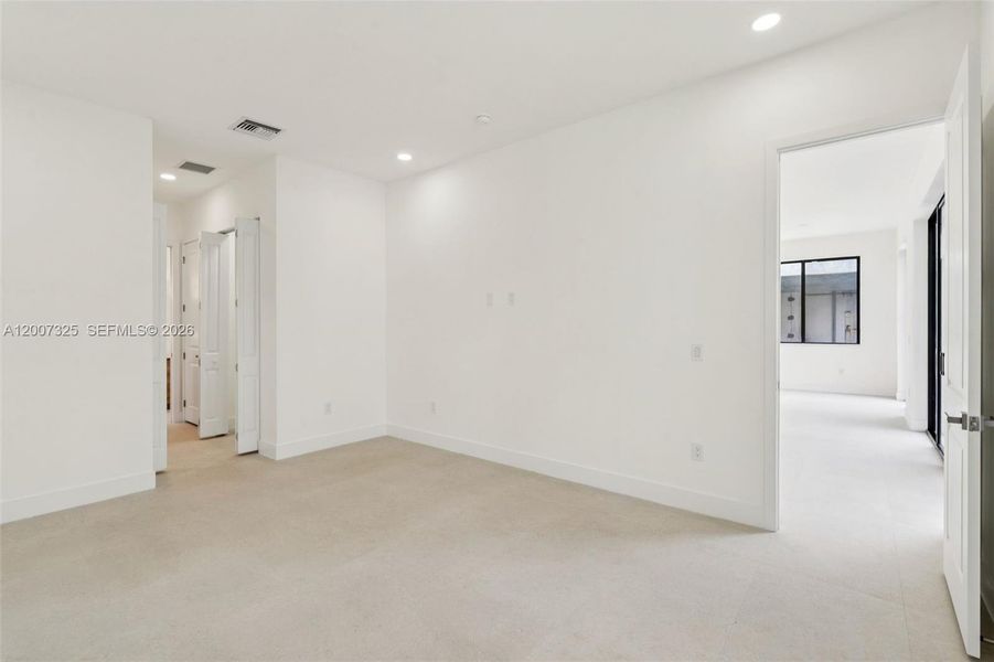 Spacious, unfurnished interior of a new home in , Fort Lauderdale (Image 26). Spacious, unfurnished interior of a new home in , Fort Lauderdale (Image 26).