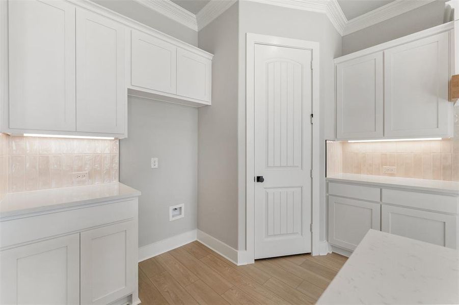 Furnished interior view inside a new home in Creekview Addition, Van Alstyne (Image 14).