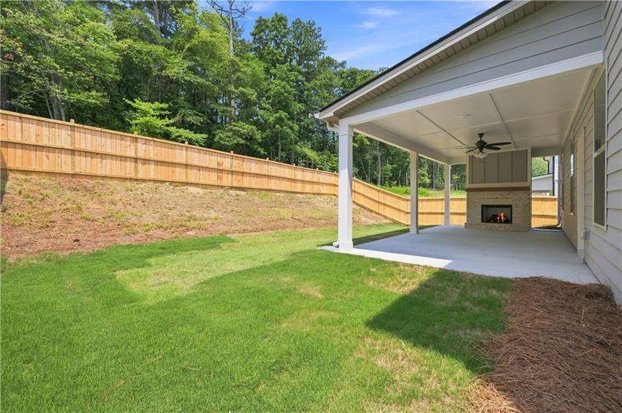Exterior details and patio area of a home in Hamilton Lakes, Lawrenceville (Image 3).