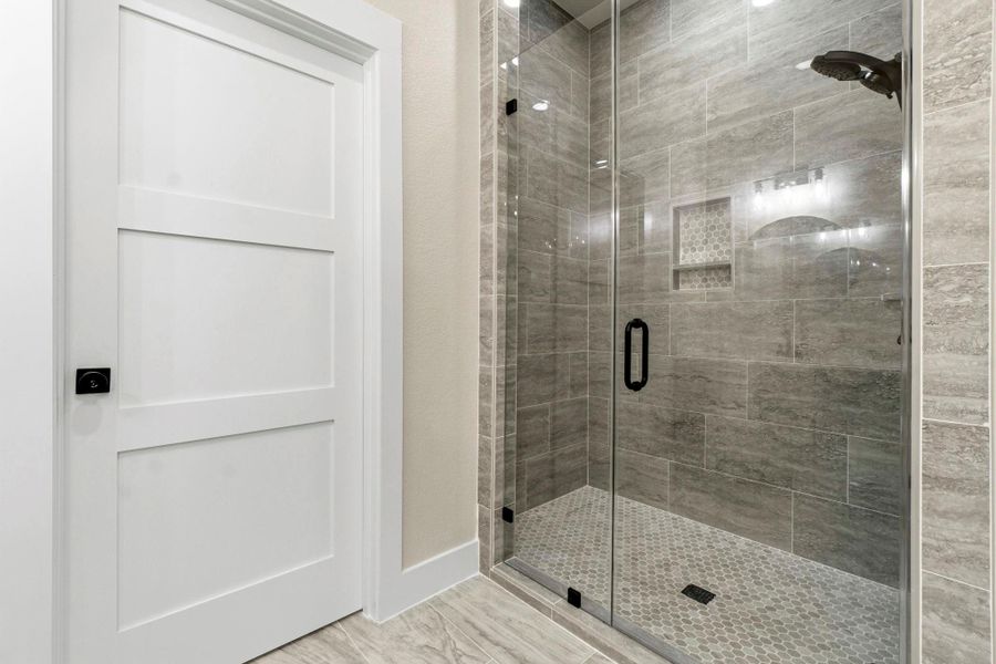 Walk in master shower! Walk in master shower!