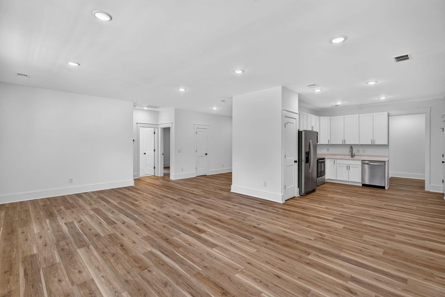 Spacious, unfurnished interior of a new home in , Hanahan (Image 28). Spacious, unfurnished interior of a new home in , Hanahan (Image 28).