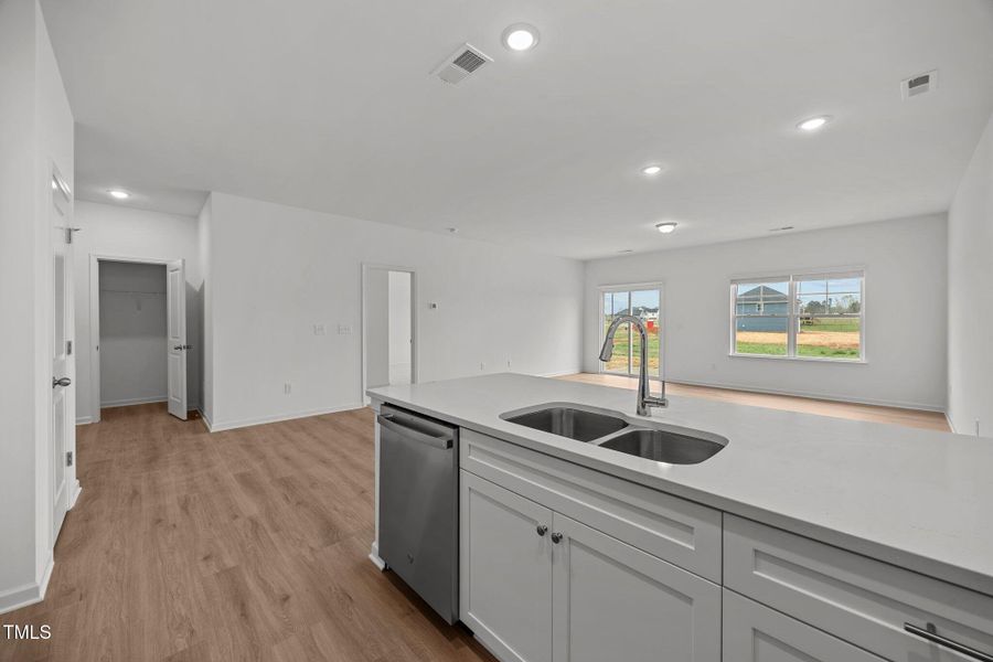 11-web-or-mls-2995 Faucette Burlington N