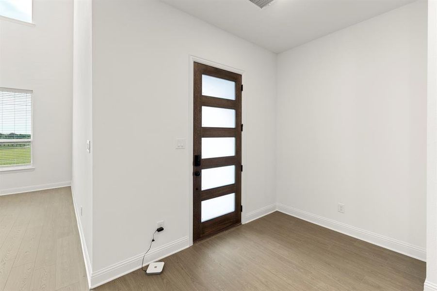 Spacious, unfurnished interior of a new home in Ridgeline Towns, McKinney (Image 20). Spacious, unfurnished interior of a new home in Ridgeline Towns, McKinney (Image 20).