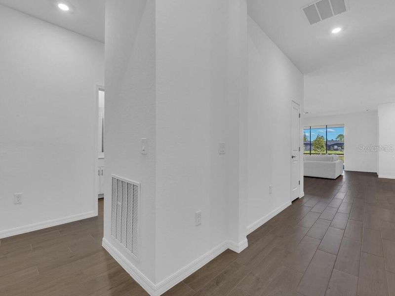 Spacious, unfurnished interior of a new home in Willow, Punta Gorda (Image 21).