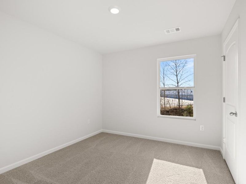Spacious, unfurnished interior of a new home in Hughes Court, Dawsonville (Image 14).