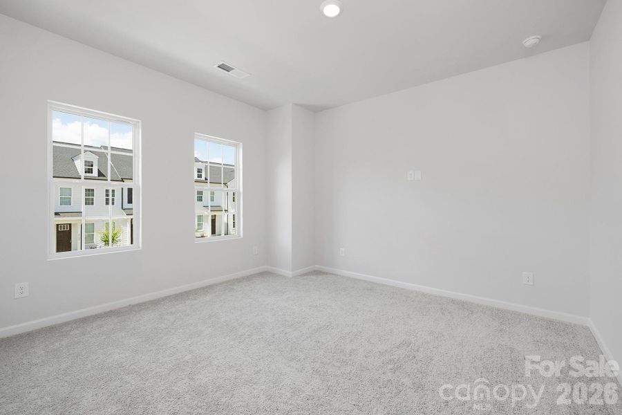 Spacious, unfurnished interior of a new home in Edgewood Preserve, Huntersville (Image 25).