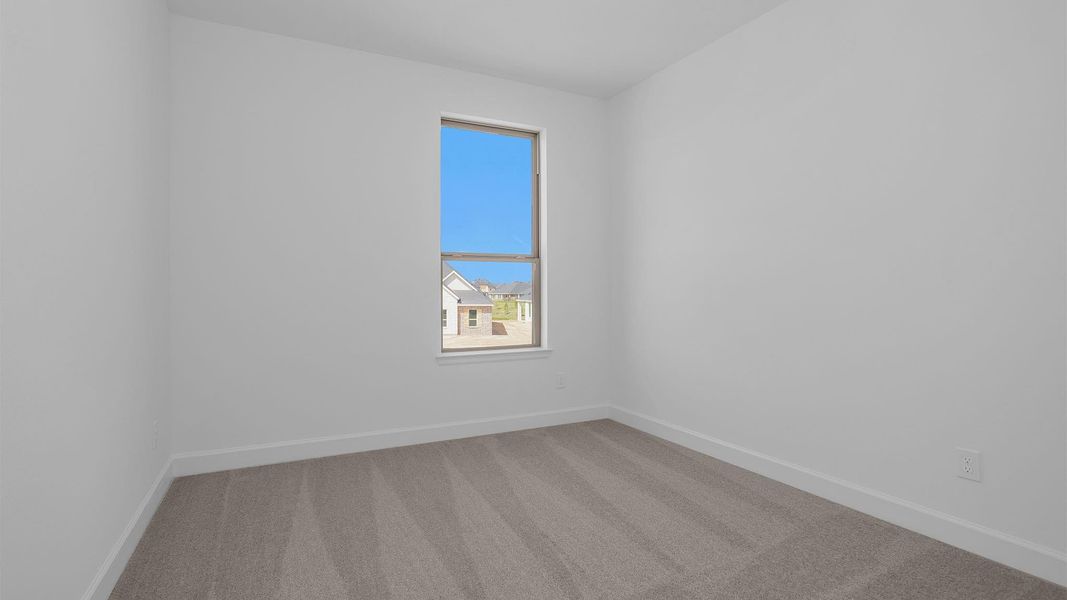 Spacious, unfurnished interior of a new home in Cross Creek West, Fulshear (Image 11).