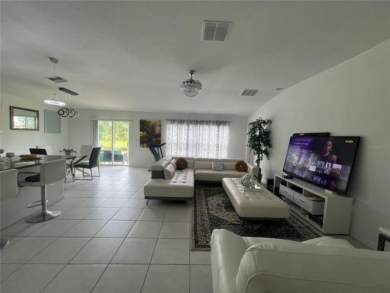 Furnished interior view inside a new home in North Park Isle, Plant City (Image 10).