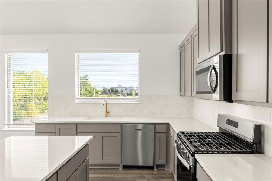 16. 2526 Campden - Kitchen (3)