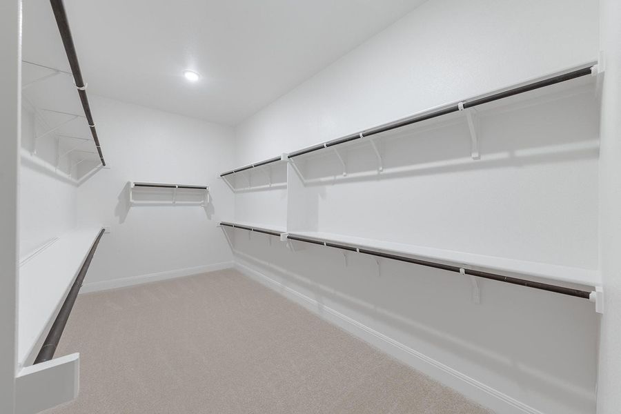 Spacious, unfurnished interior of a new home in Lariat - 80', Liberty Hill (Image 31).