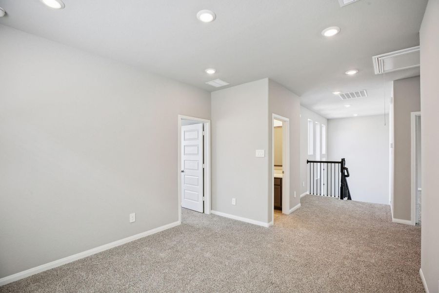 Spacious, unfurnished interior of a new home in Kemah Crossing - Luxe Series, Kemah (Image 29). Spacious, unfurnished interior of a new home in Kemah Crossing - Luxe Series, Kemah (Image 29).