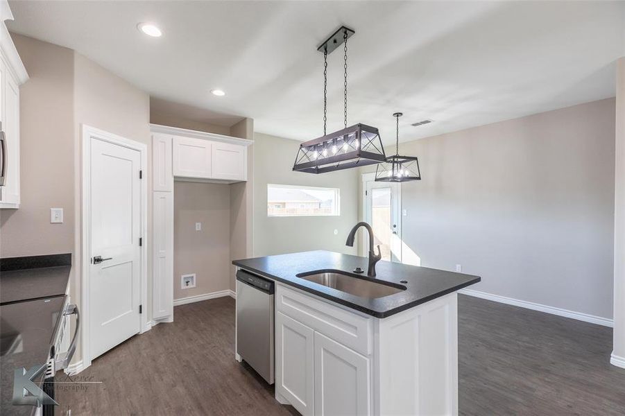 Furnished interior view inside a new home in , Abilene (Image 5).
