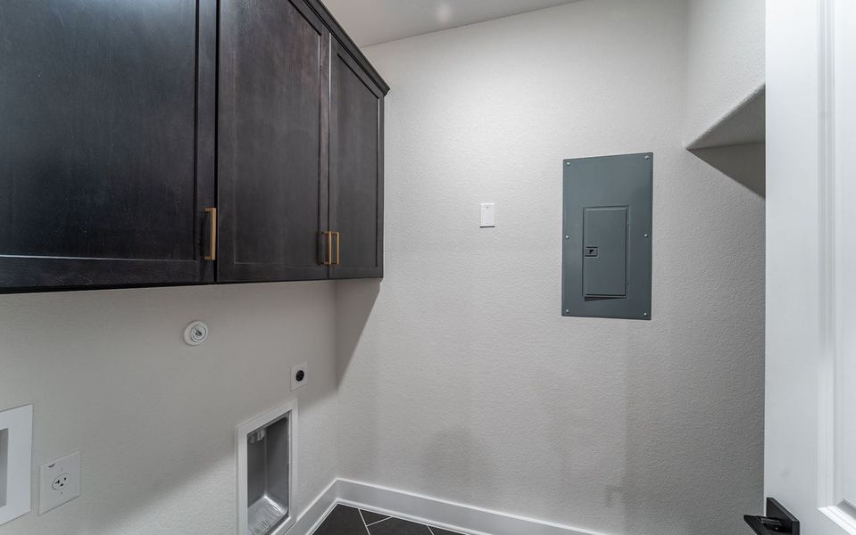 Image 41 representing the Dakota by CastleRock Communities in Hughes Landing, Dickinson, TX.
