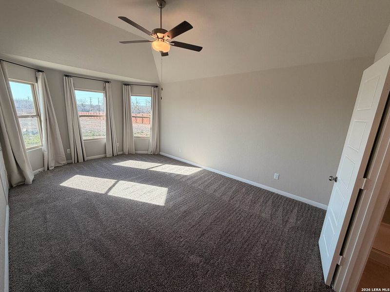 Spacious, unfurnished interior of a new home in Jordan's Ranch, San Antonio (Image 20).