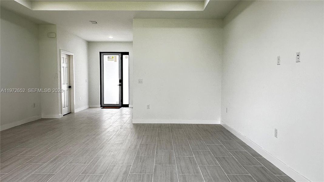 Spacious, unfurnished interior of a new home in , Lehigh Acres (Image 17).