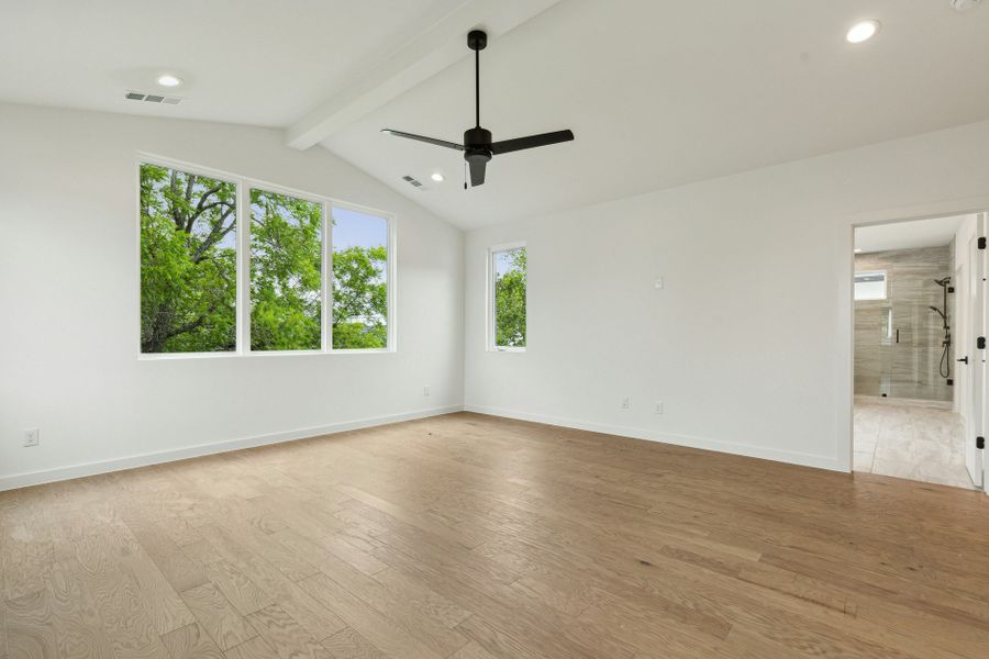 Spacious, unfurnished interior of a new home in , Dallas (Image 25).