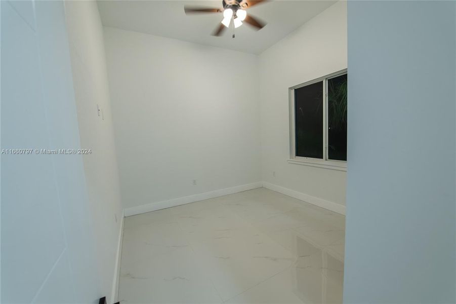 Spacious, unfurnished interior of a new home in , Cape Coral (Image 36).