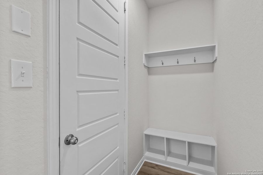 Spacious, unfurnished interior of a new home in Mayfair 60', New Braunfels (Image 30).