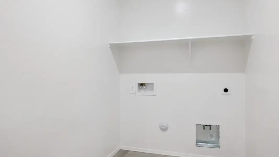 Spacious, unfurnished interior of a new home in Heartland Ranch, Coolidge (Image 22).