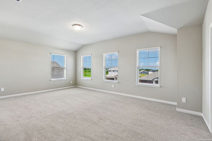 Spacious, unfurnished interior of a new home in Royal Crest, San Antonio (Image 53).