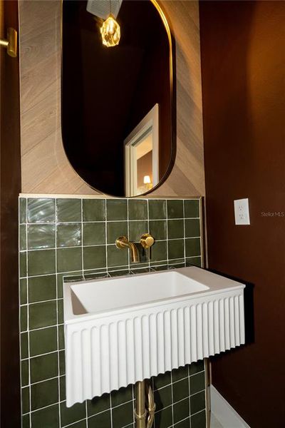 Close-up of interior finishes inside a home in , Tampa (Image 34).