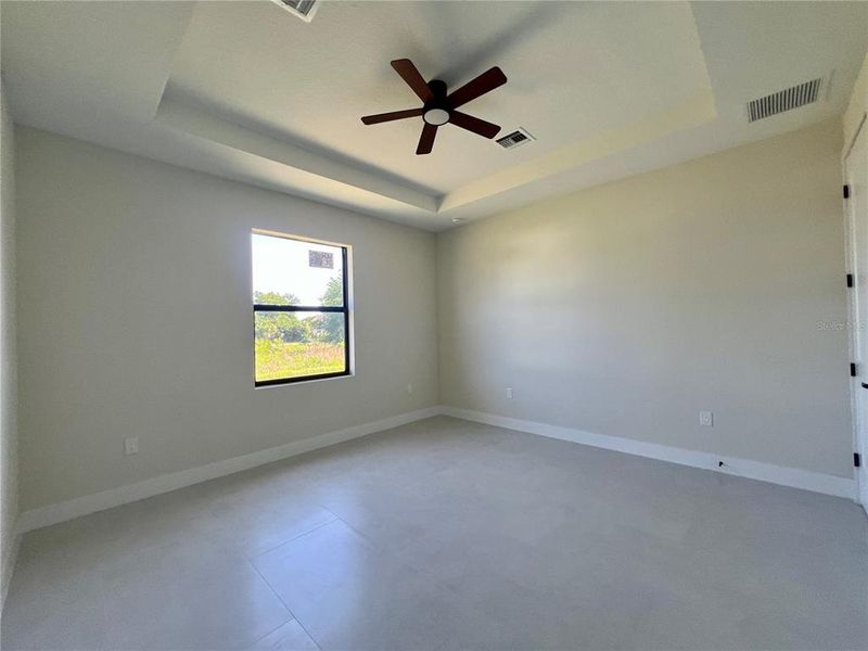 Spacious, unfurnished interior of a new home in , Port Charlotte (Image 46).