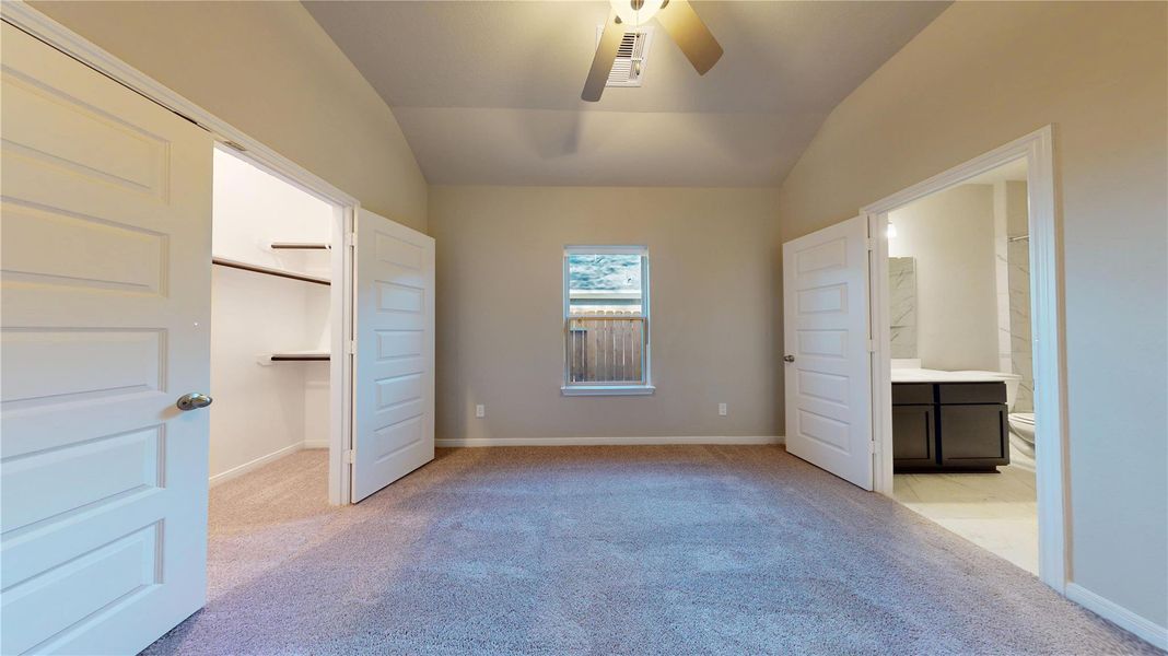 Spacious, unfurnished interior of a new home in , Willis (Image 16).