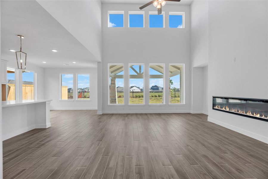 Spacious, unfurnished interior of a new home in Fulshear Lakes, Fulshear (Image 19). Spacious, unfurnished interior of a new home in Fulshear Lakes, Fulshear (Image 19).