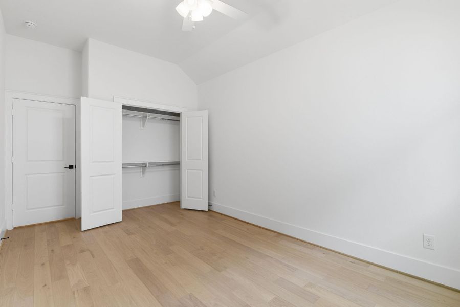 Spacious, unfurnished interior of a new home in , Houston (Image 19).